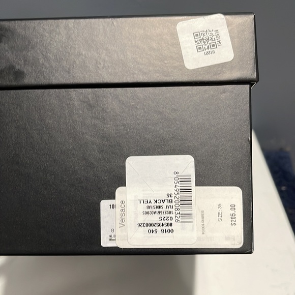 Versace slides - Picture 4 of 4